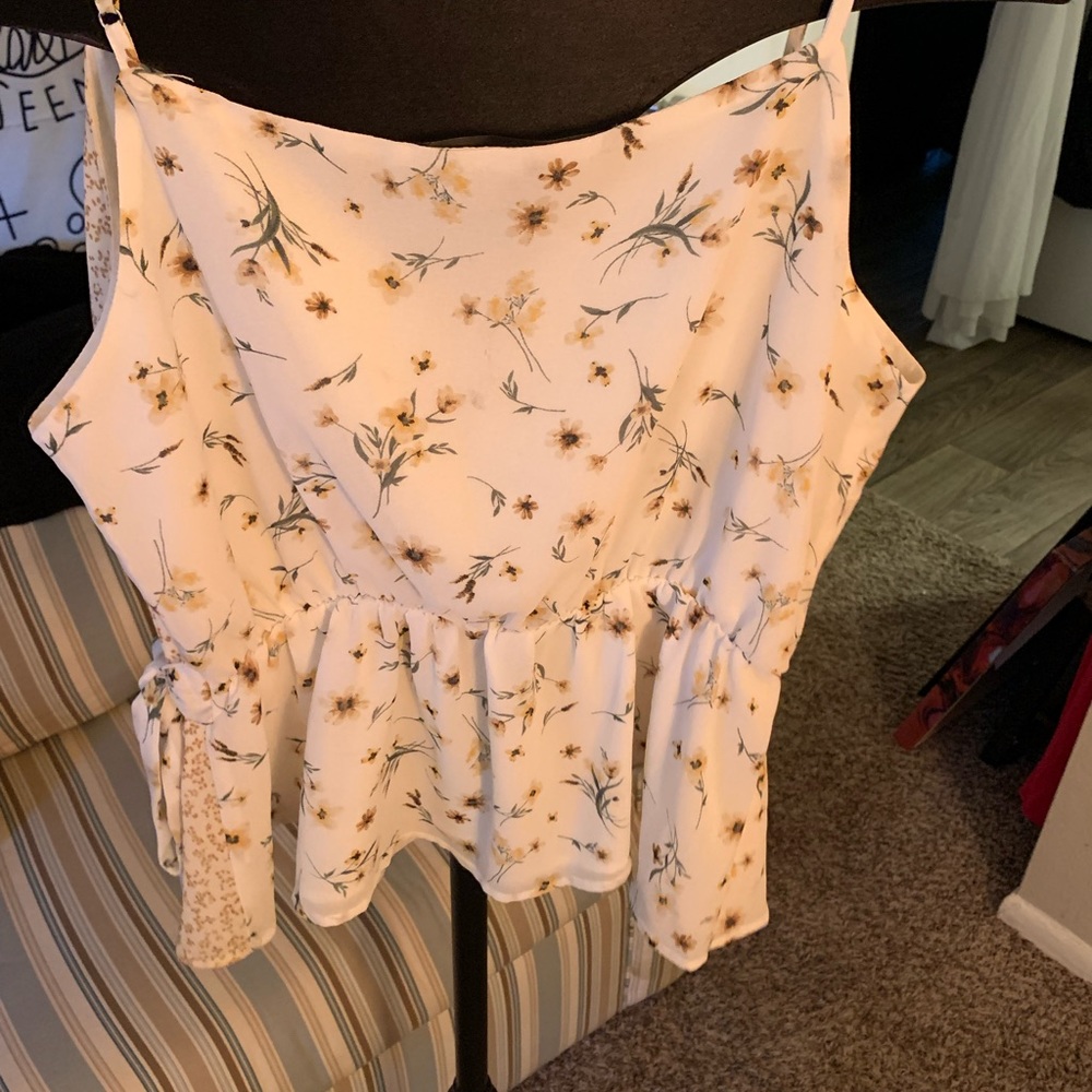 Flower top - Picture 3 of 7
